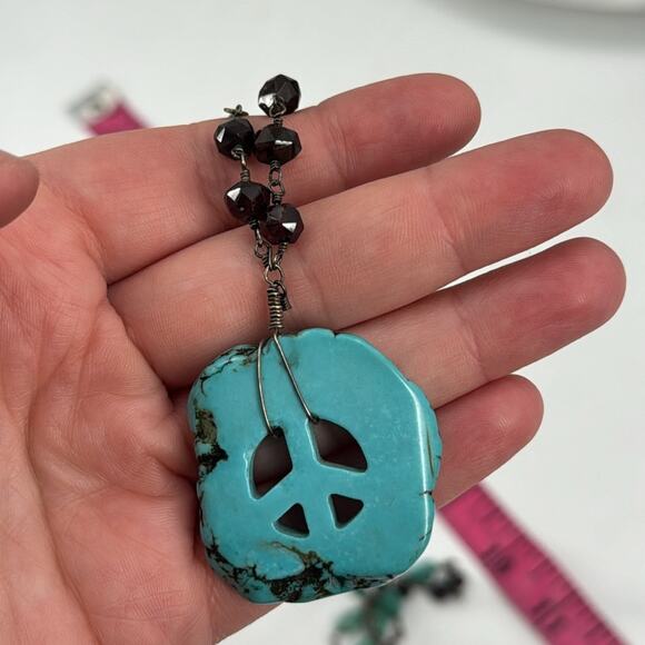 Handmade garnet and turquoise, peace, sign necklace with silver disc chain - Picture 6 of 9
